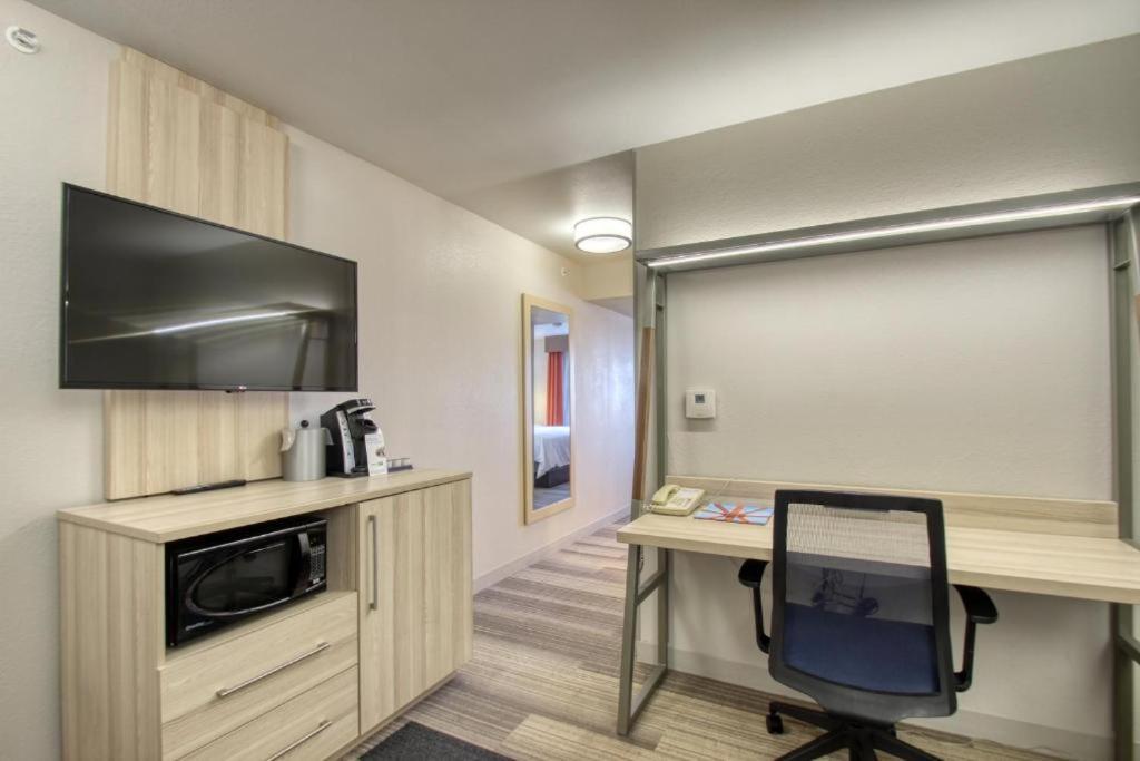 Holiday Inn Express Hotel & Suites Milwaukee Airport By Ihg Eksteriør bilde