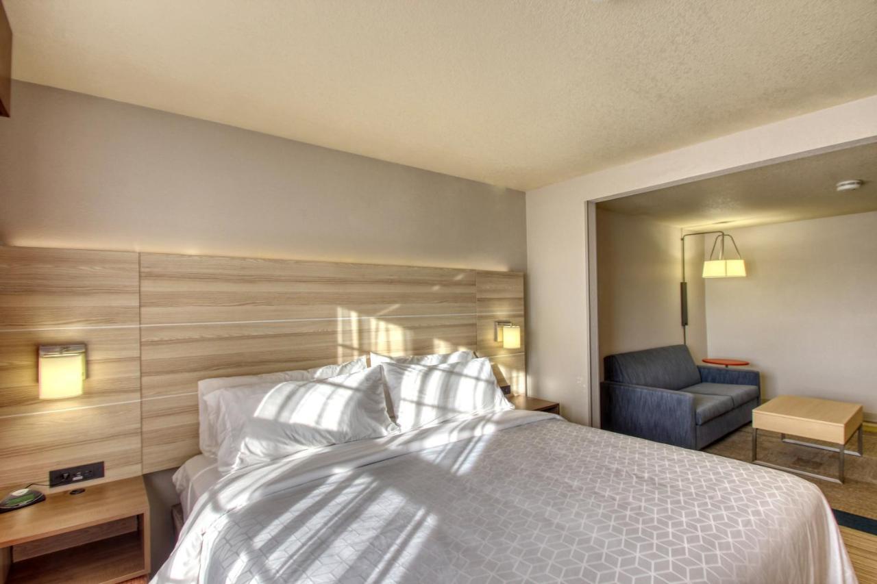 Holiday Inn Express Hotel & Suites Milwaukee Airport By Ihg Eksteriør bilde
